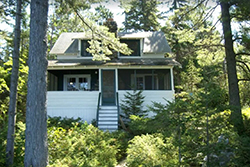 lakefront cabin with bay views dogs allowed rentals in mackinac county